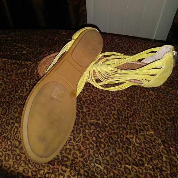 Stylish ๐ Yellow Sandals by Lucky Brand - Picture 4 of 4